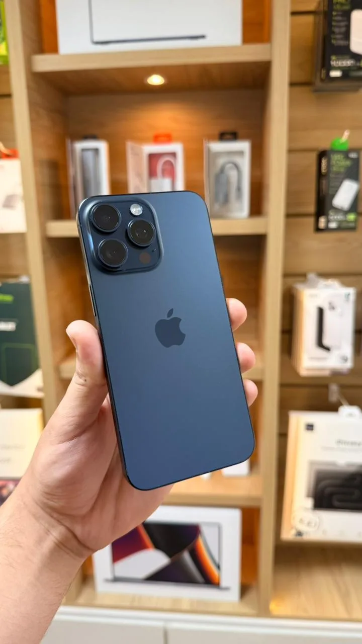 iPhone 15 Pro azul, pronto